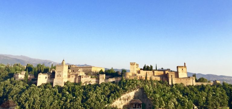 Alhambra de Granada. España es uno de los países más seguros del mundo. Foto de @PaulLenk