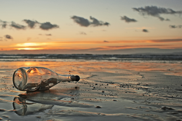 El mensaje más antiguo en una botella acaba de ser descubierto en una playa australiana