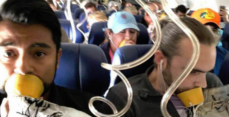 Los pasajeros no supieron usar la máscara de oxígeno