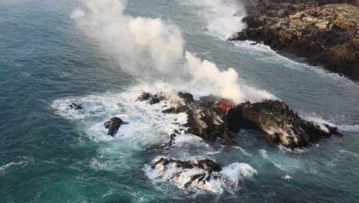 Nace y desaparecerá una nueva isla de magma en Hawái