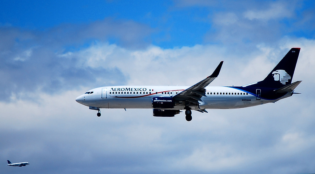 Cae un avión de Aeroméxico sin dejar víctimas mortales