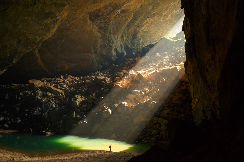 Hang Son Doong - The largest cave in the world in Vietnam (Oxalis)